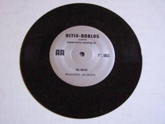 The music release of Q-Bik (4), Building Blocks